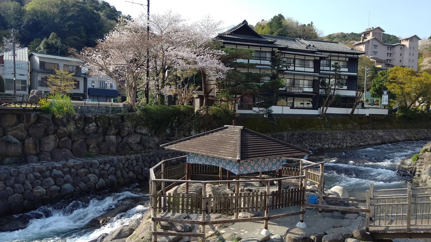 Tokko-no-yu (Open air spa)